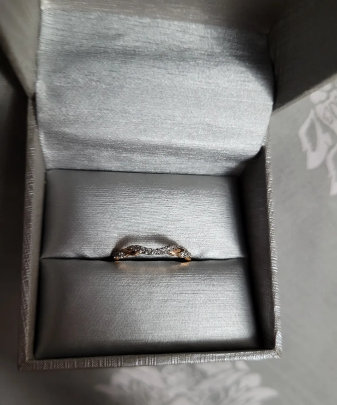 Peoples Jewellers Rose Gold Diamond Twist Wedding Band image indicator(5)