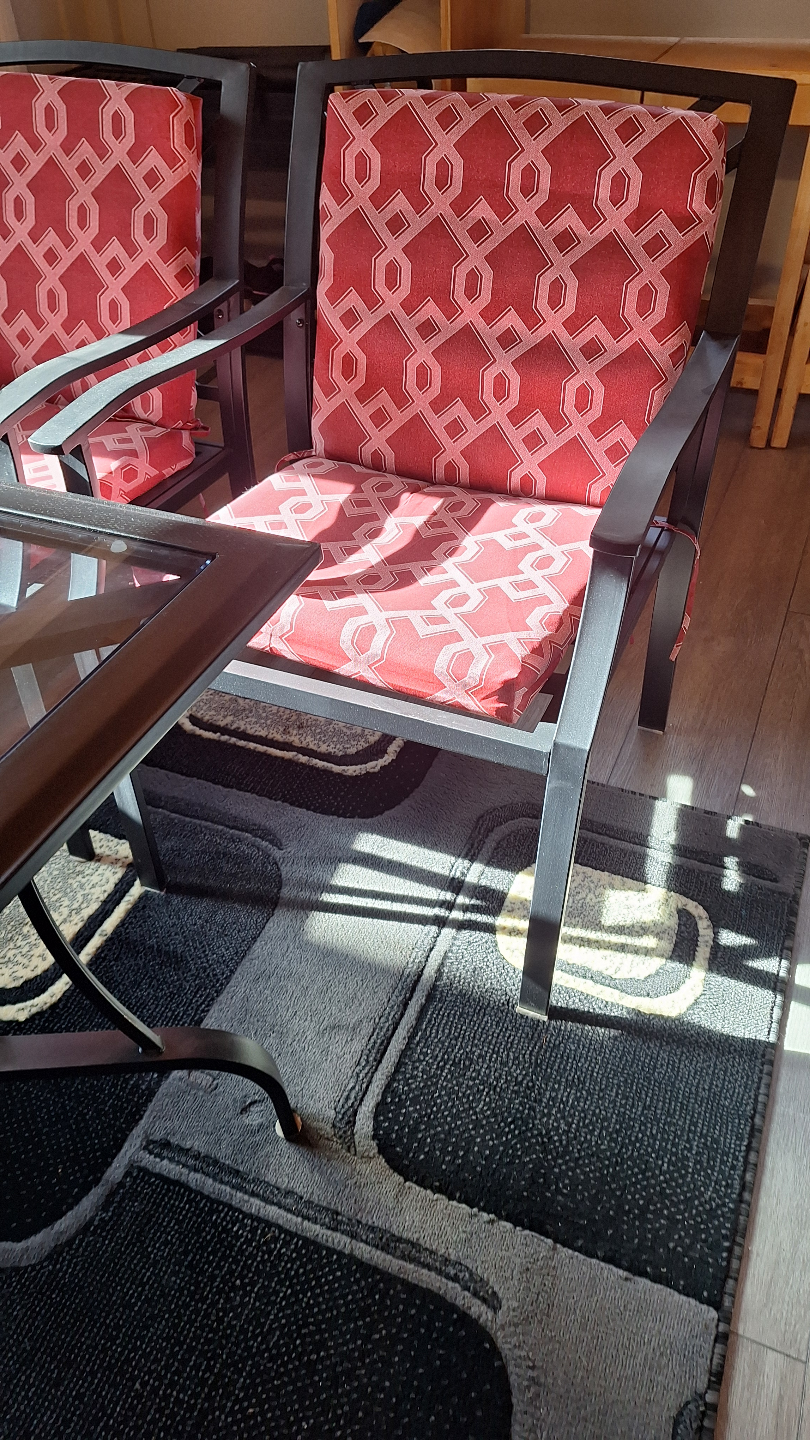 Patio Set: Table and Four Chairs with Cushions - photo 3