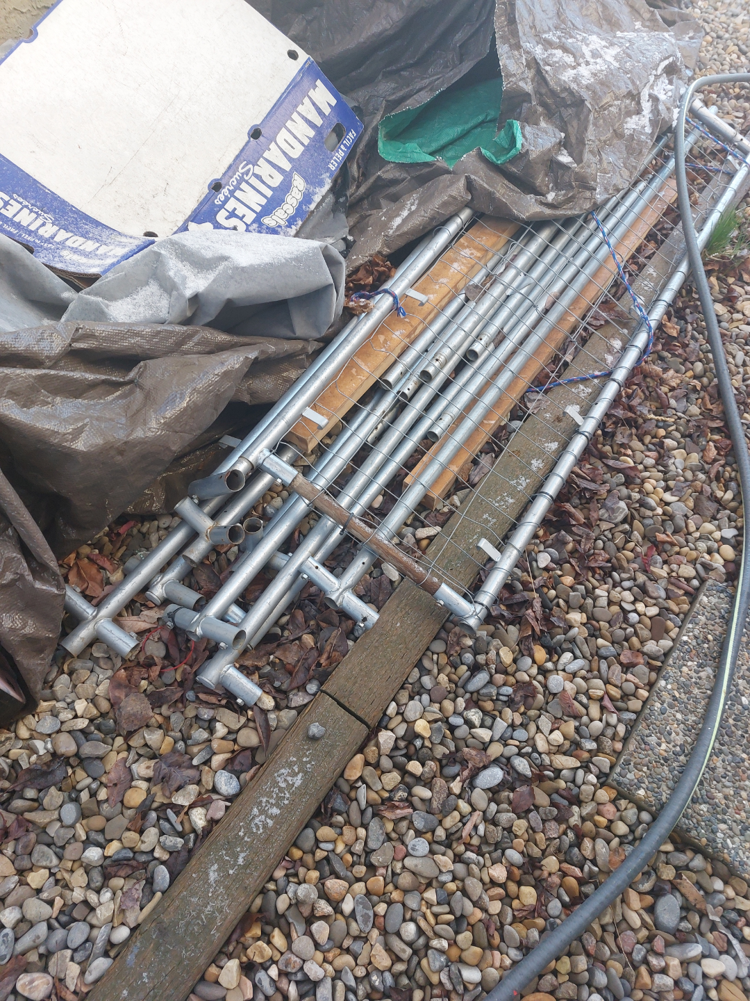 galvanized  piping for dog run.