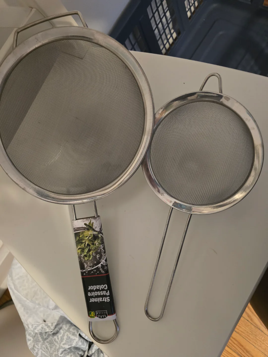 2 Metal Strainers thumbnail