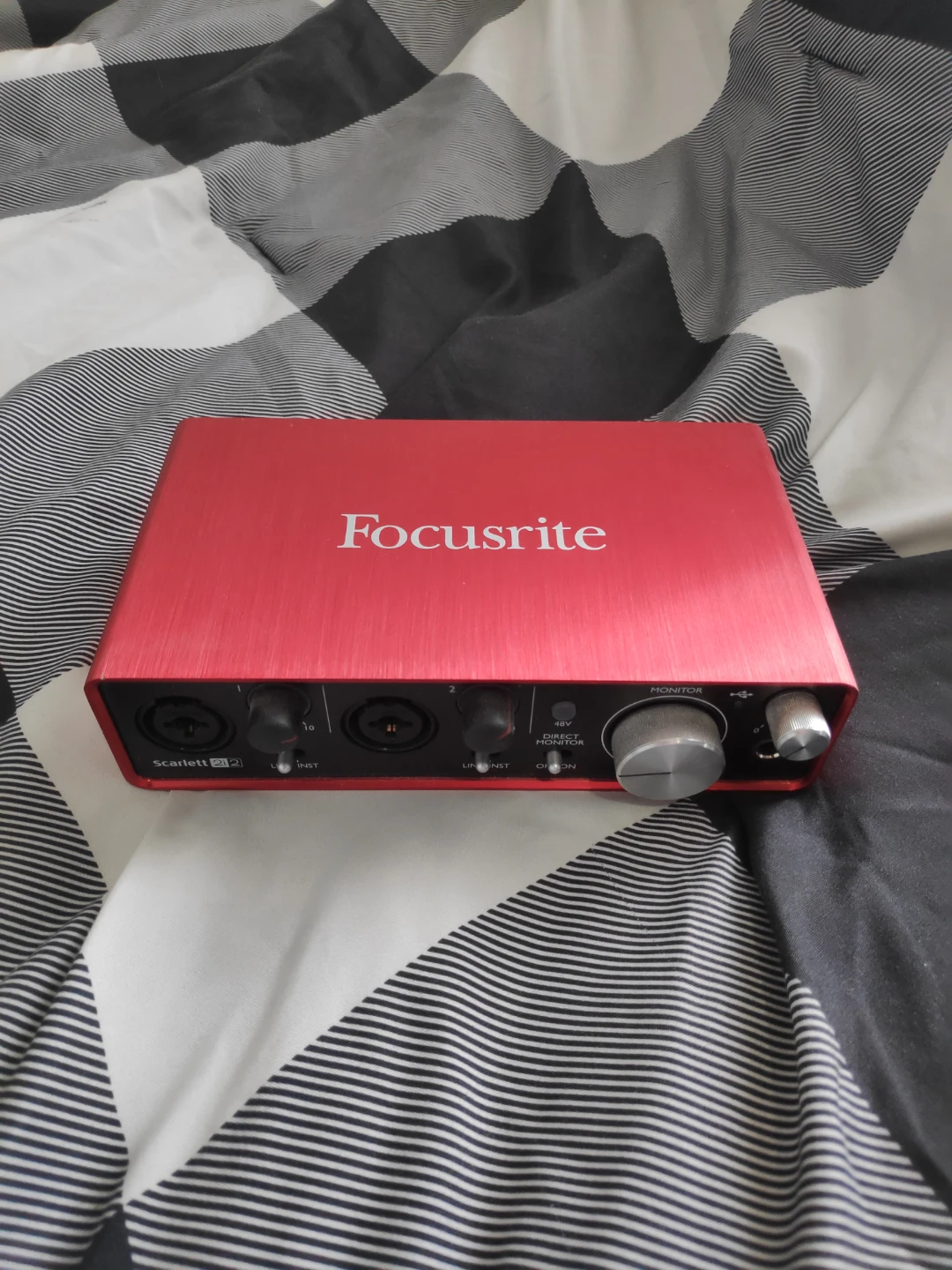 Focusrite Scarlett 2i2 Audio Interface - Red (1st Gen)
