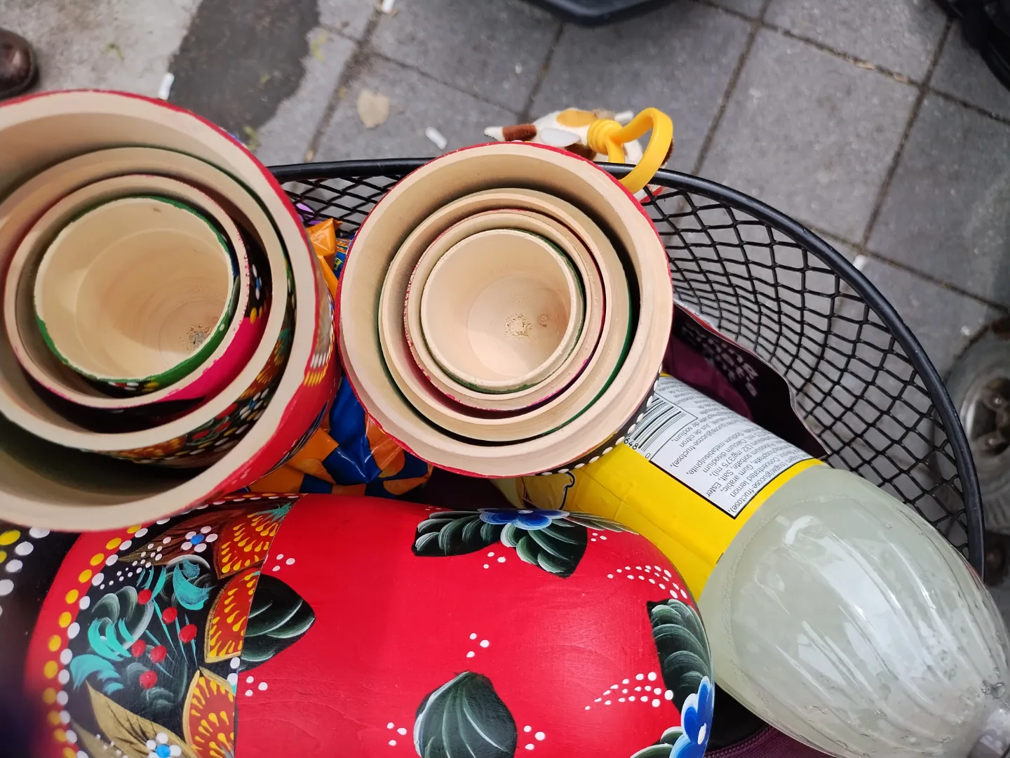 Hand-painted Russian nesting dolls image indicator(4)