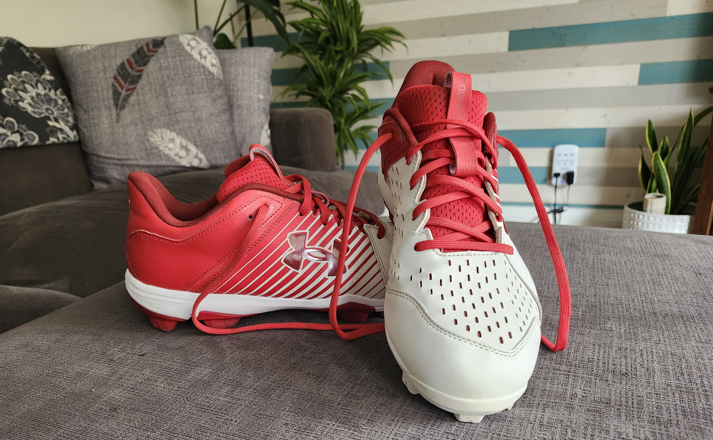 Men's size 12 baseball cleats - photo 3