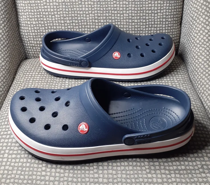 Crocs Classic Lined Clogs Adult Brand New - Navy Blue and White image indicator(3)