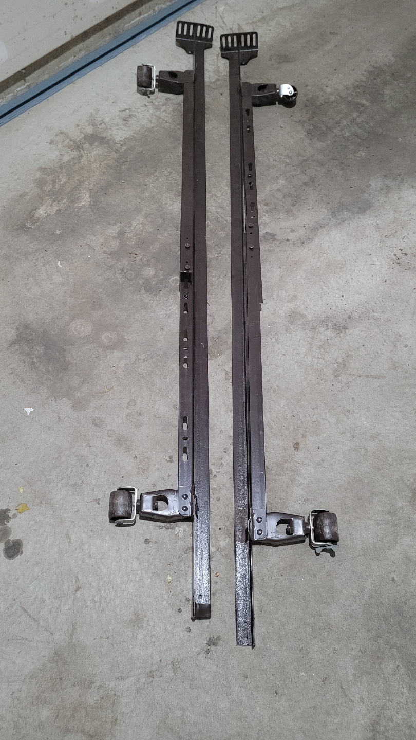 Adjustable Metal bed frame - photo 3