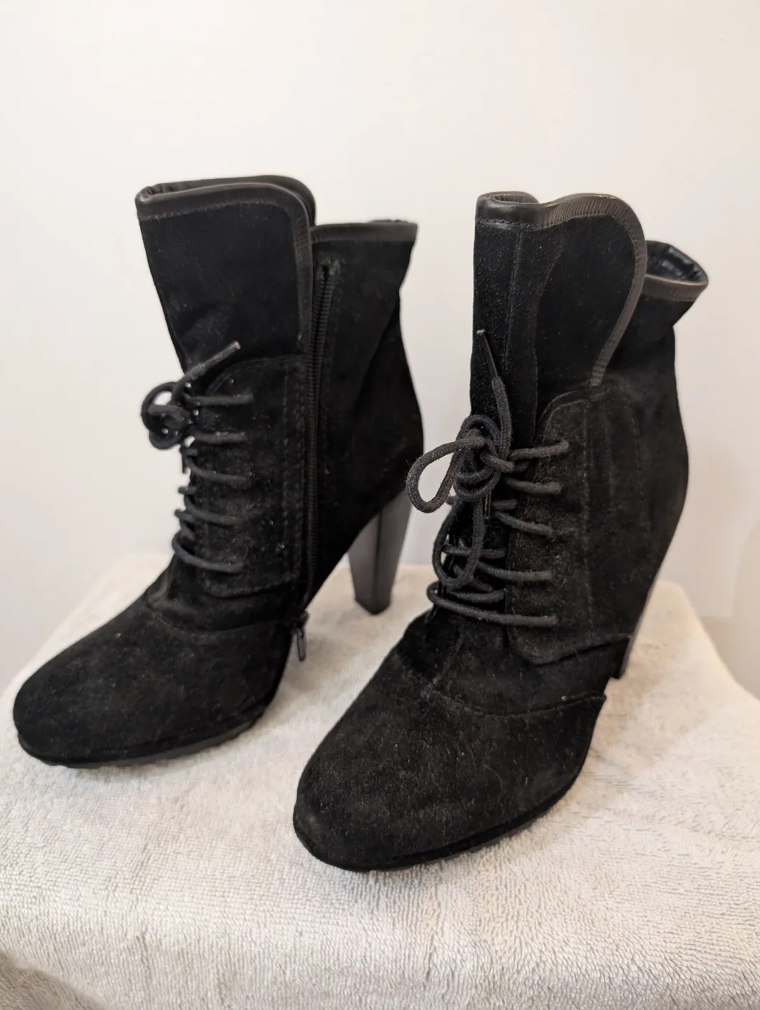 Women's boots size 38 UK (7.5 to 8 US) image indicator(2)
