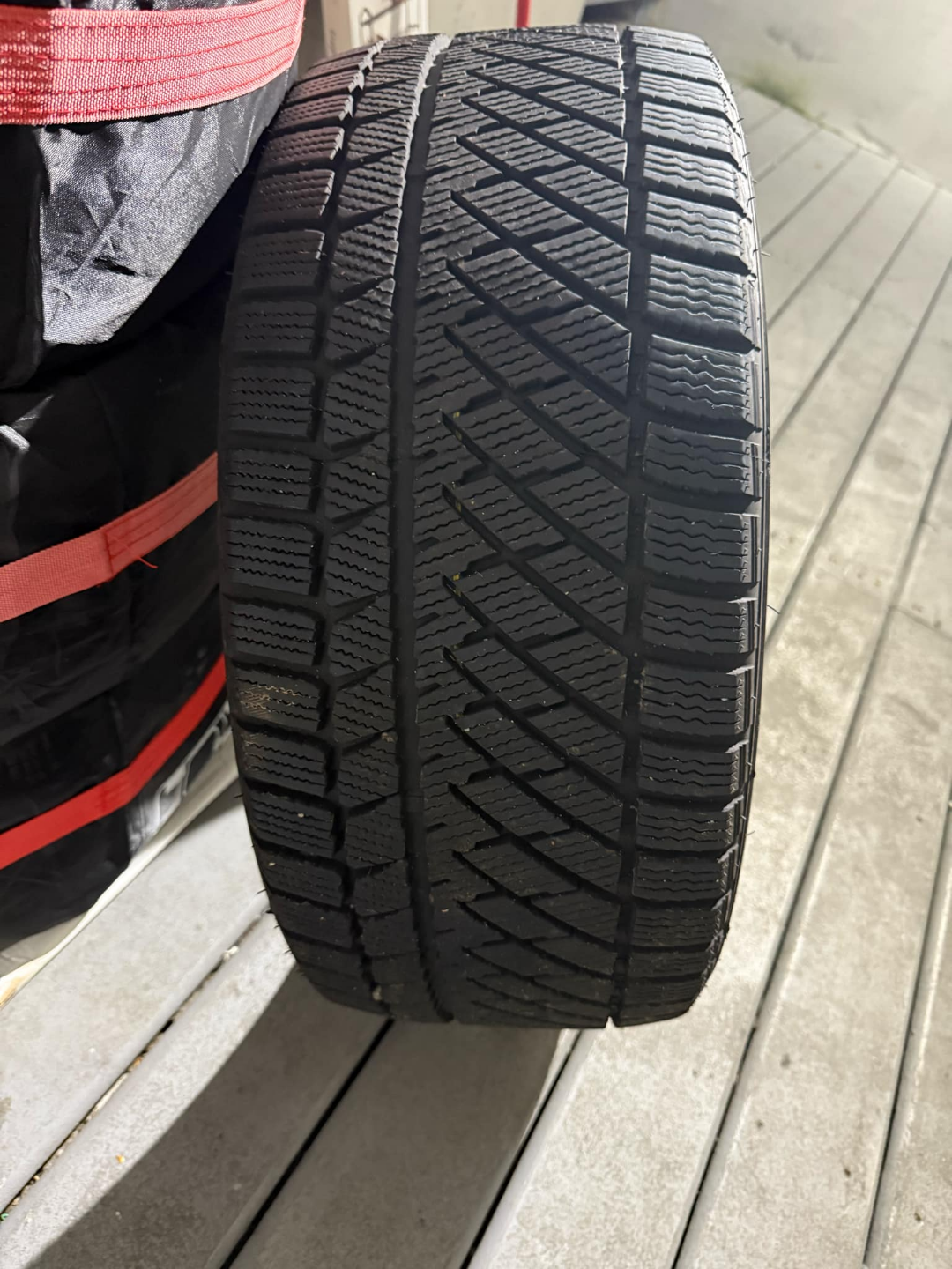 Used Winter Tires - 235/40R19 96V XL - photo 3