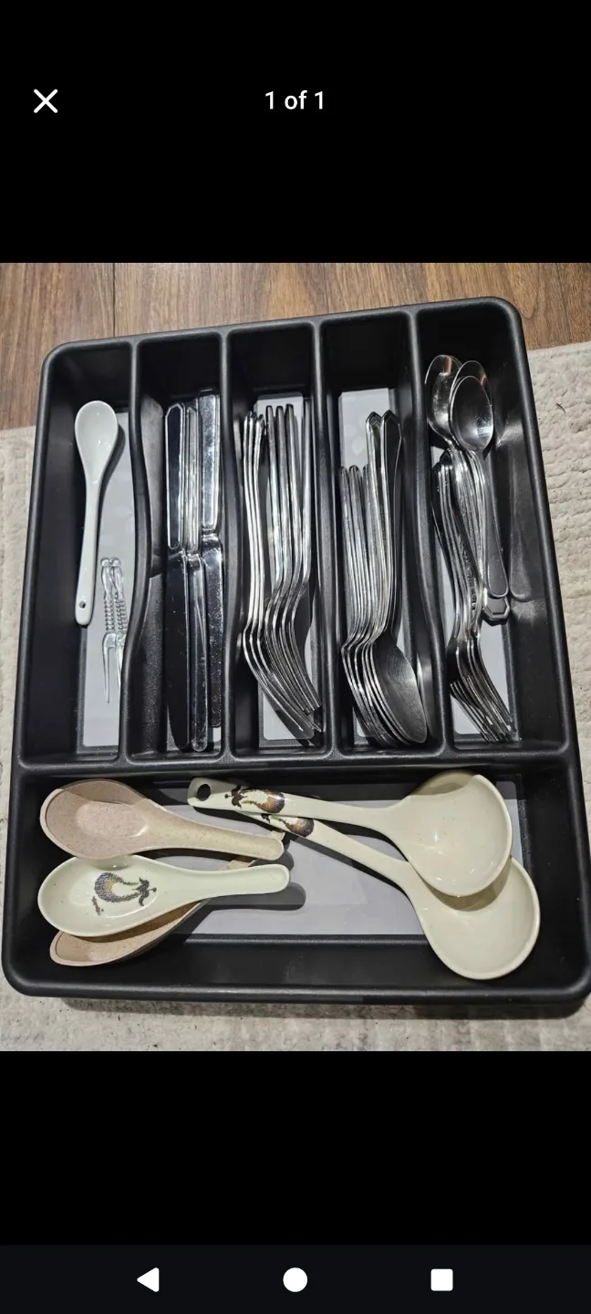 Cutlery Organizer with Spoons and Forks
