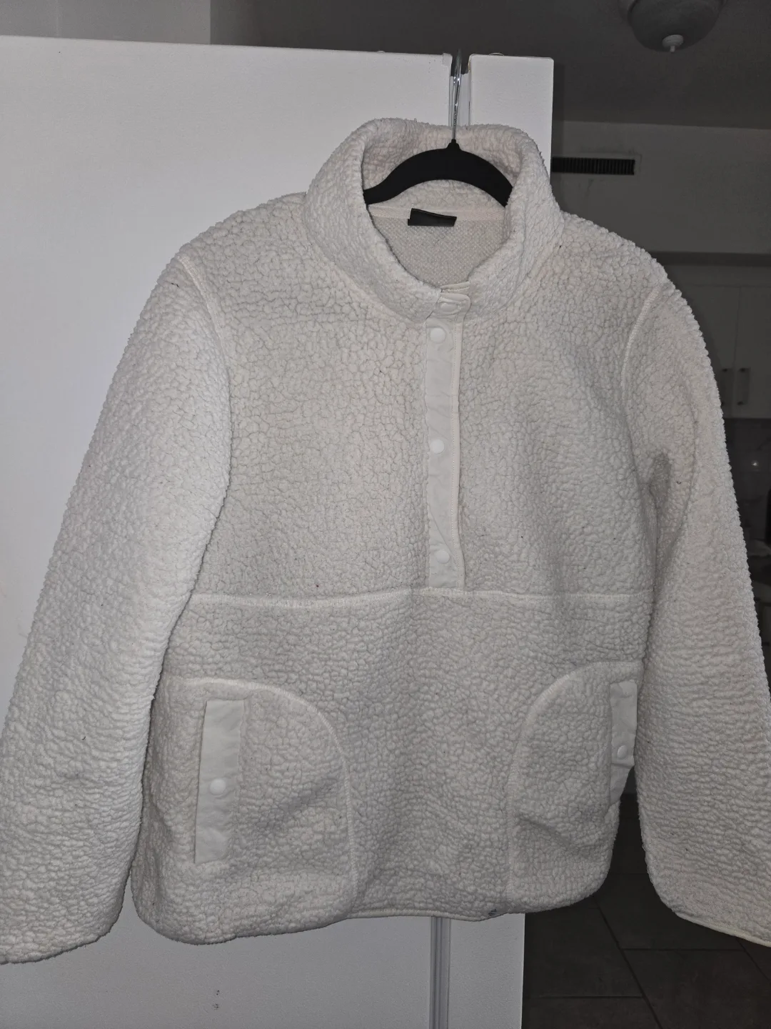 Cream-coloured Sherpa Pullover thumbnail