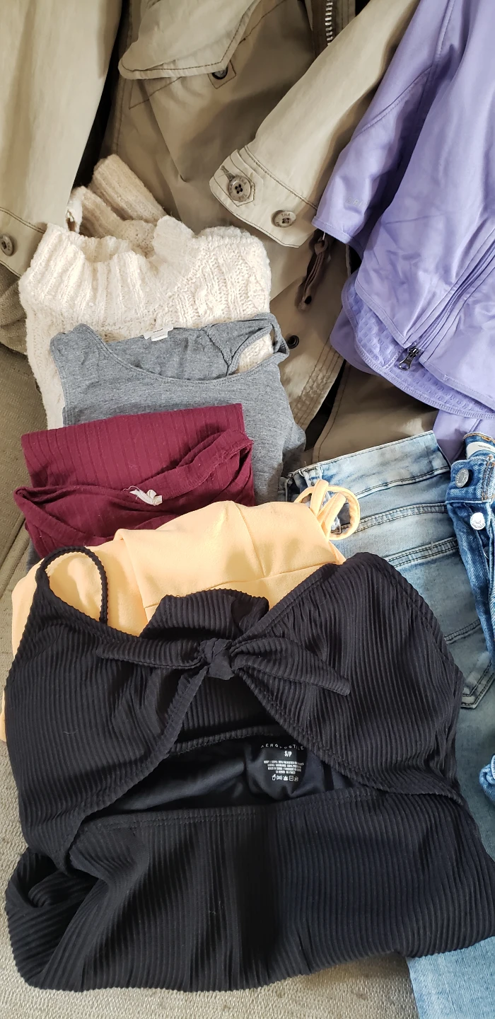 Ladies/girls brand name clothing lot xs/sm. Everything included - photo 2