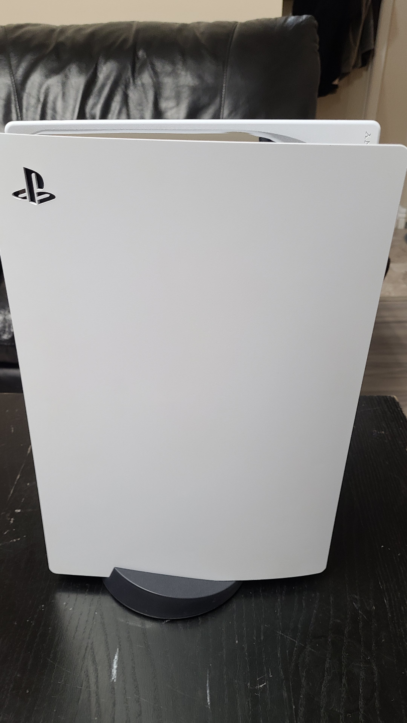 PS5 825gb disc version with 2 controllers, 2TB external HDD - photo 2