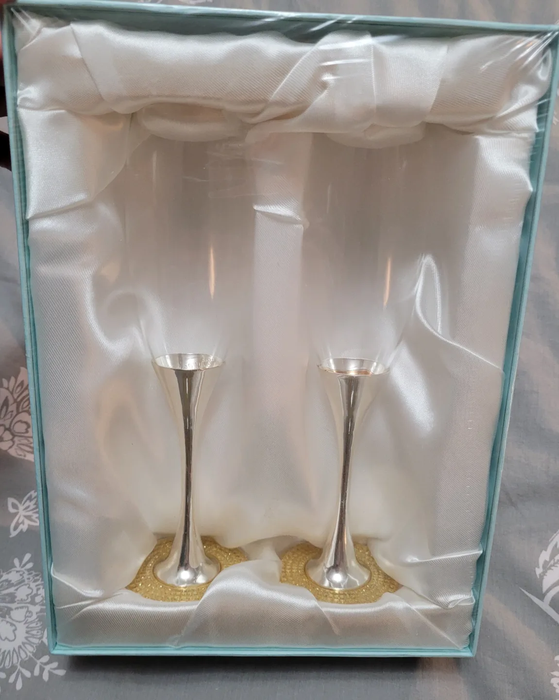 Elegant Champagne Flutes in Gift Box image indicator(2)