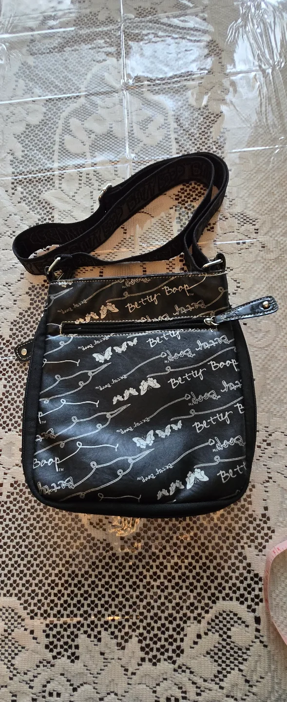 Betty Boop Crossbody Bag image indicator(4)