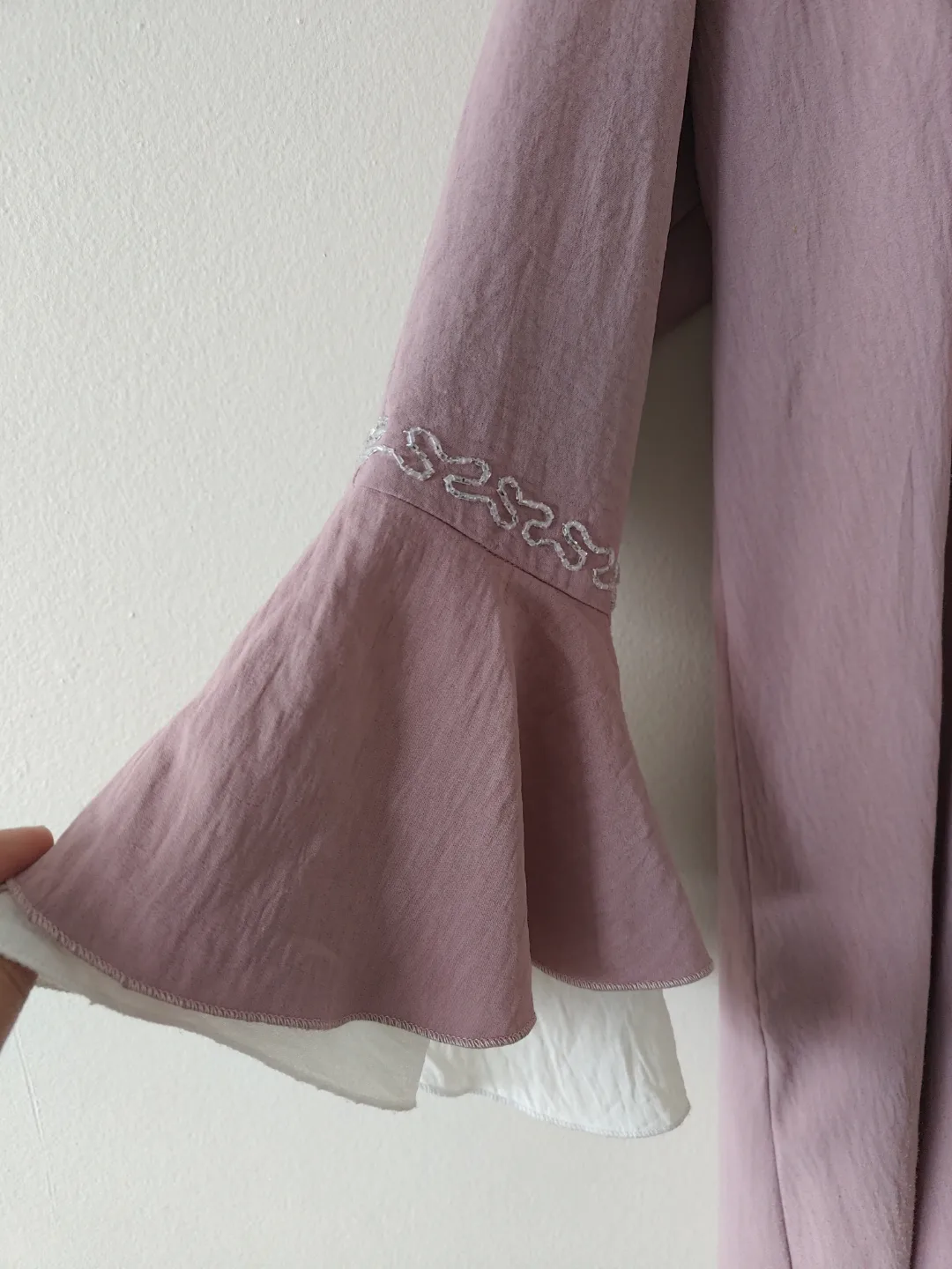 Elegant dusty rose abaya with white trim image indicator(3)