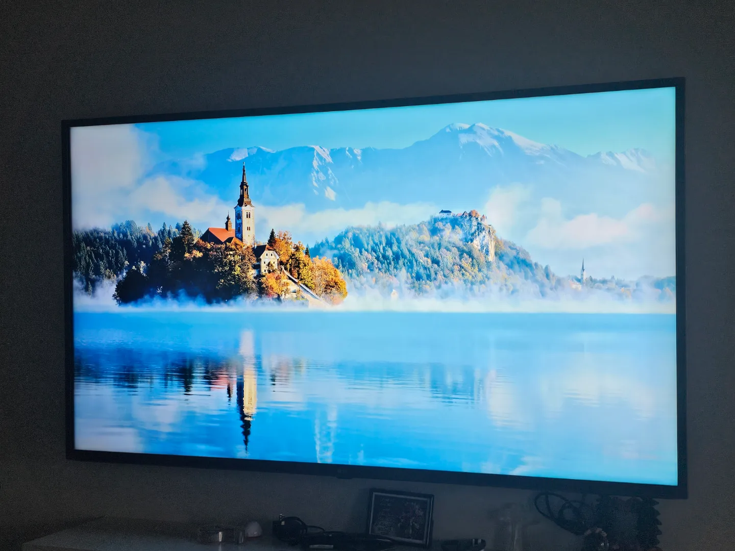 LG 55UN7300 55-inch 4K UHD Smart TV thumbnail