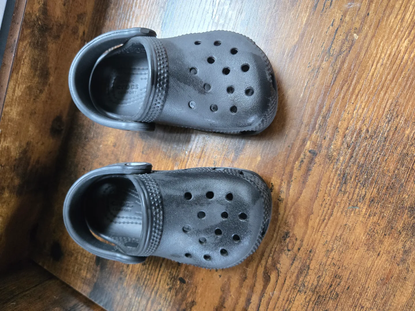 Black kids Crocs thumbnail
