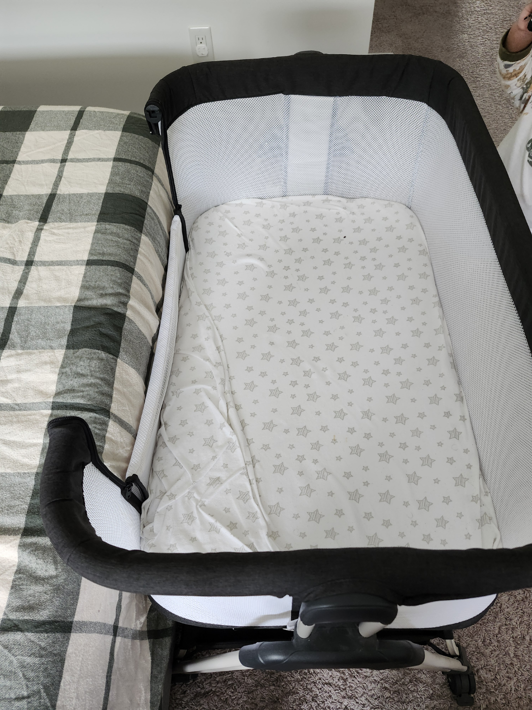 Baby bassinet with stand - photo 4