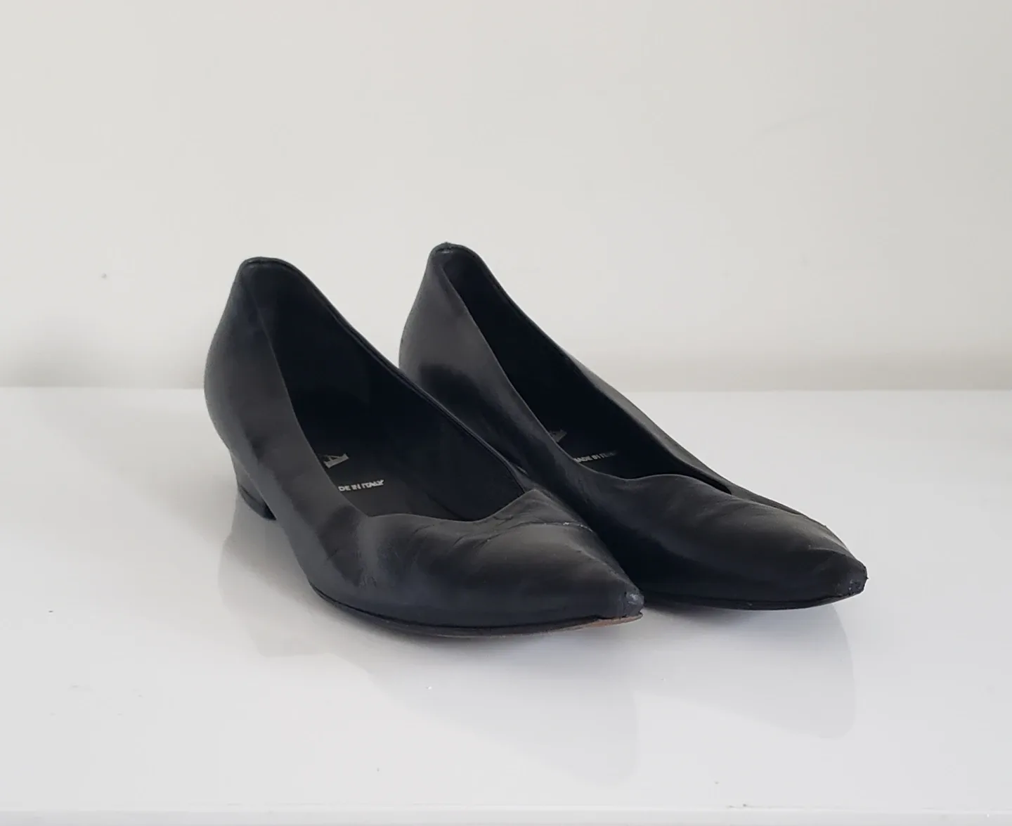 Prada Black Leather Pointed Toe Flats - Sz 38 image indicator(2)