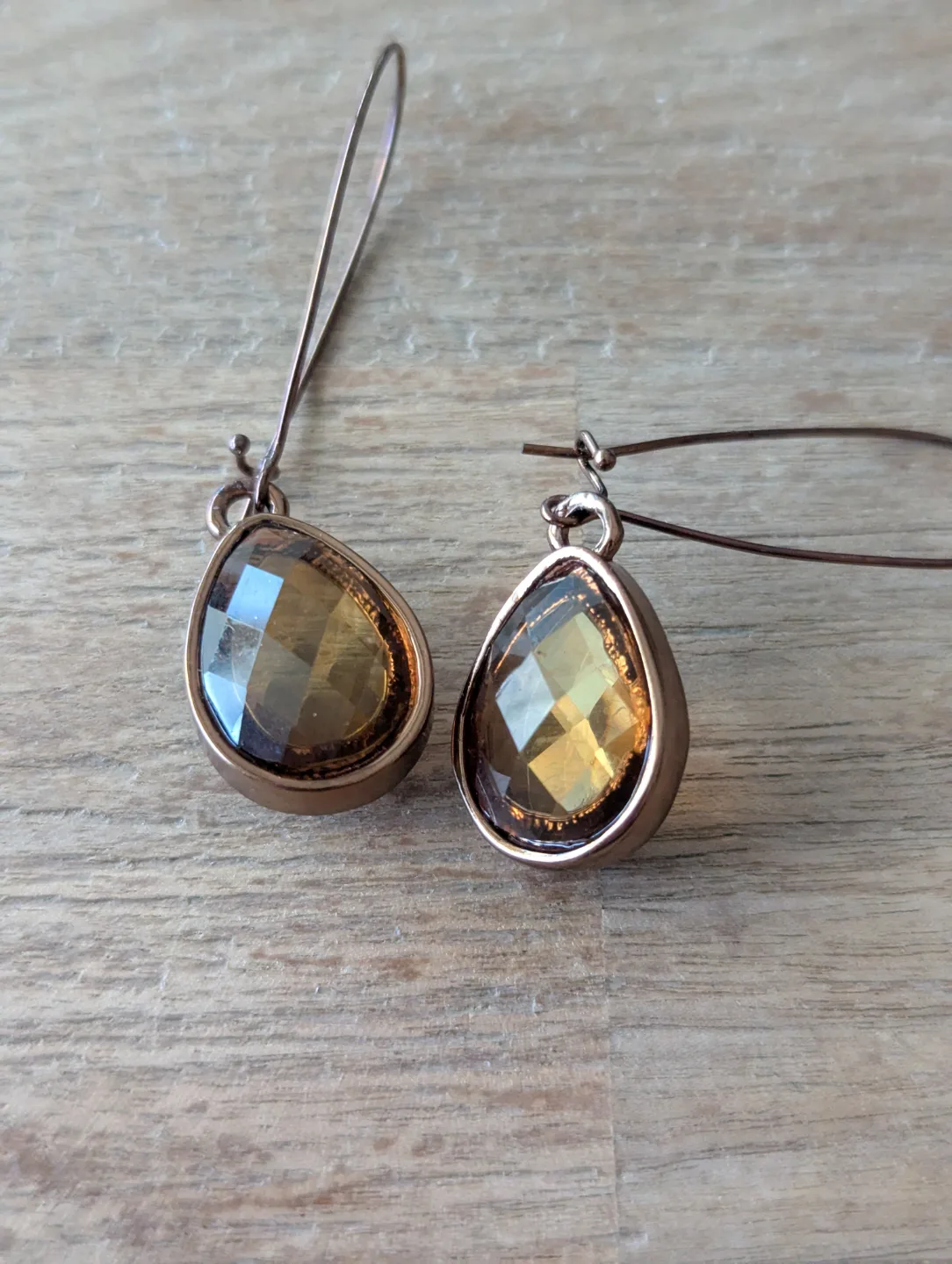 Bronze tone chain link Necklace with 2 sets earrings image indicator(7)