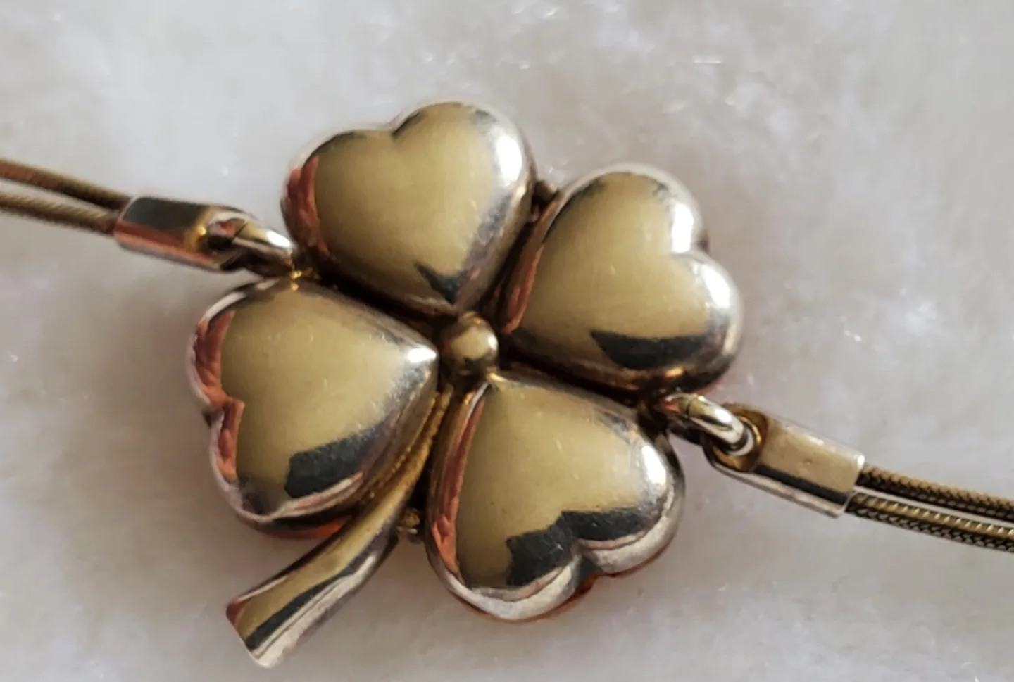 Amber Four-Leaf Clover Bracelet image indicator(4)