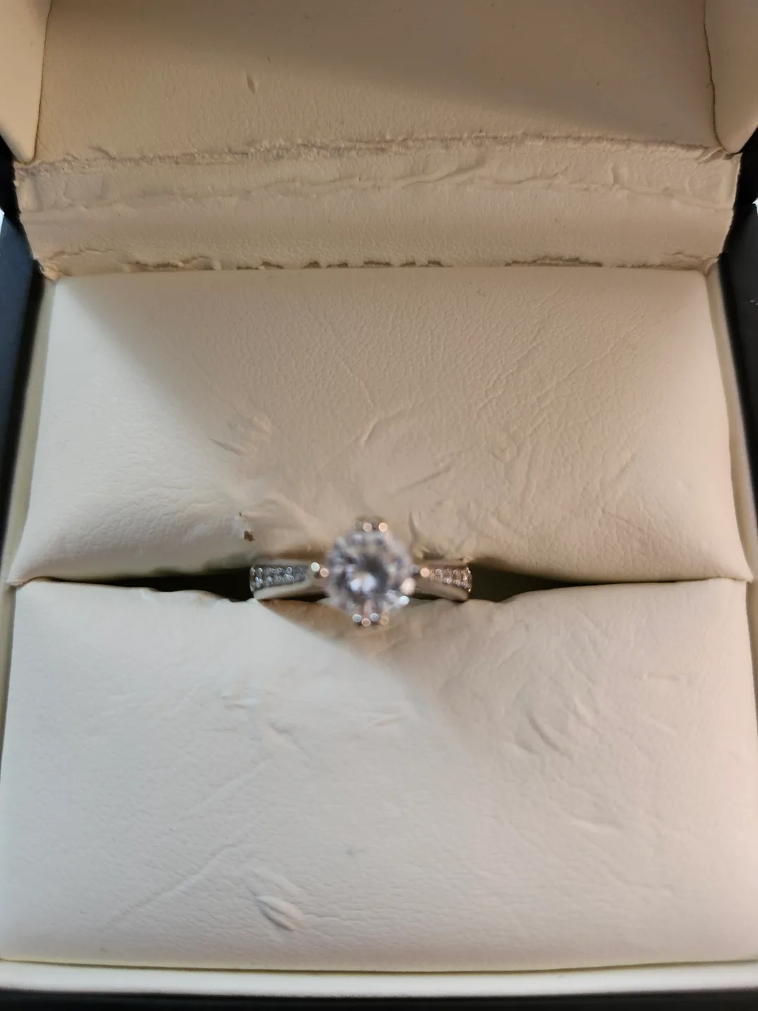 14K White Gold Diamond Engagement Ring 5 grams thumbnail