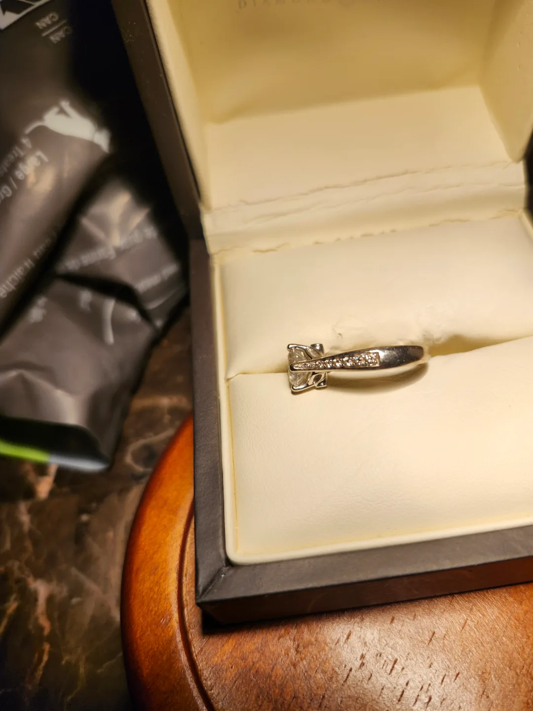 14K White Gold Diamond Engagement Ring 5 grams image indicator(8)