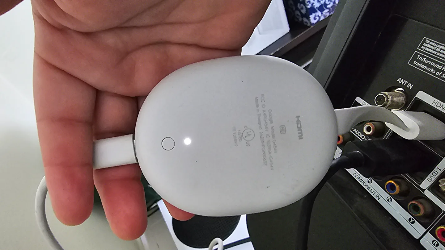 Google Chromecast with Google TV image indicator(3)