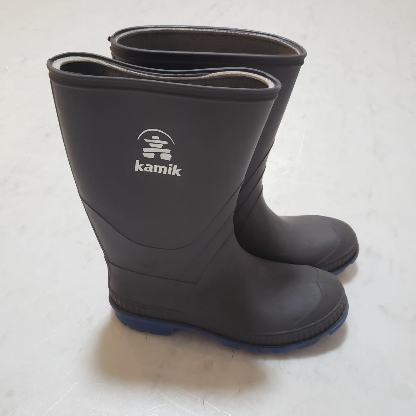Kamik rain boots size 5(big kids)