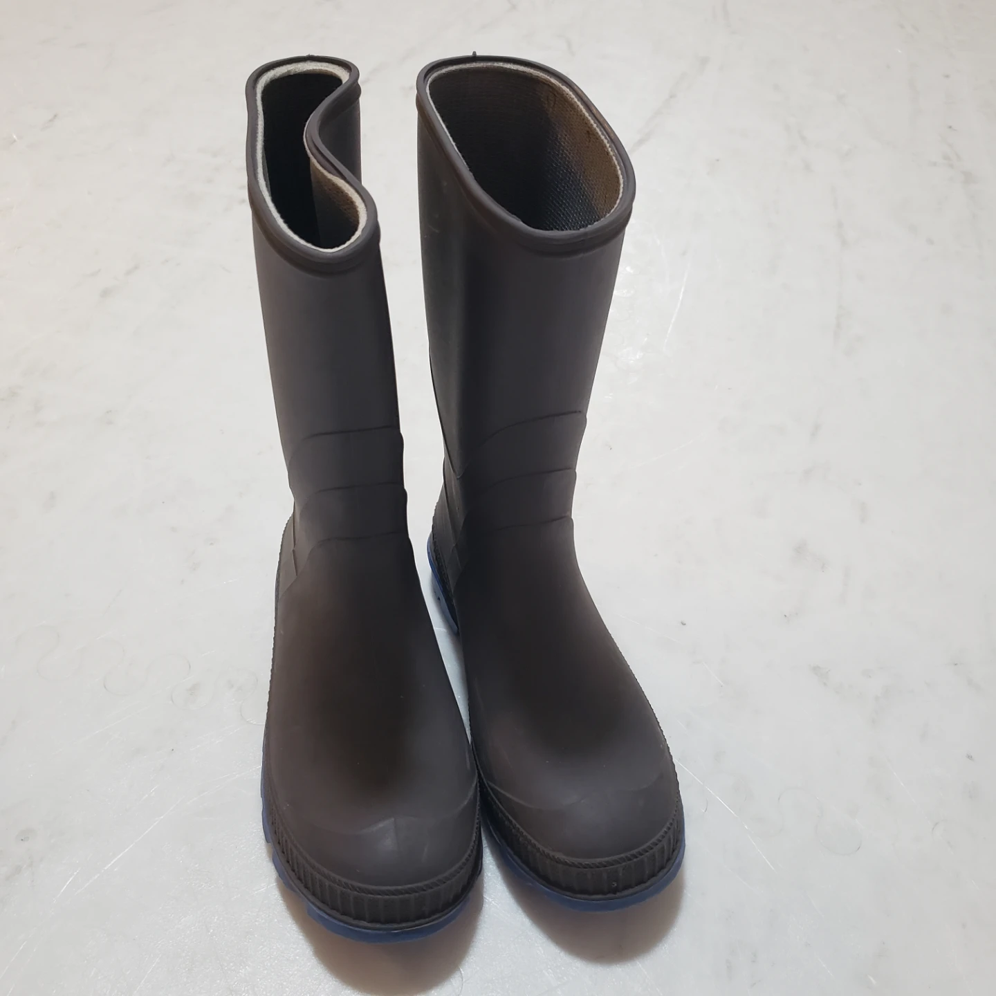 Kamik rain boots size 5(big kids) - photo 2