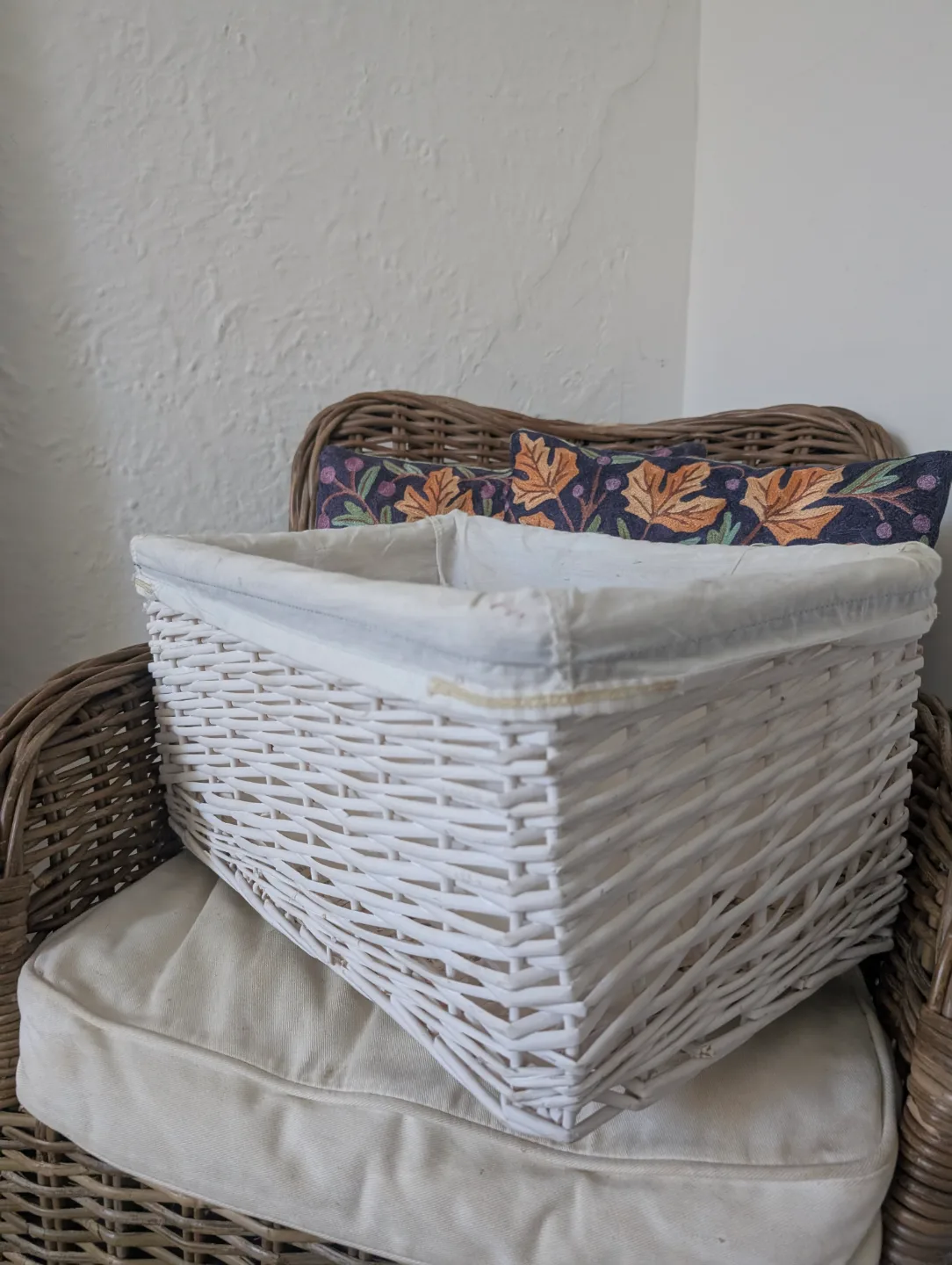 White Wicker Storage Basket with Liner image indicator(6)