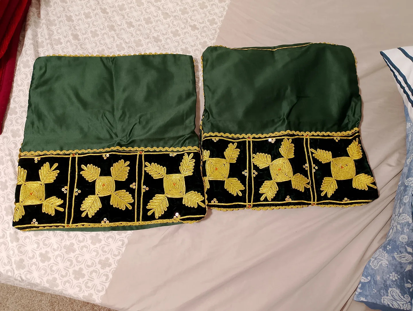 Last week Moving sale Hand-Embroidered Uzbek Suzani Set image indicator(2)