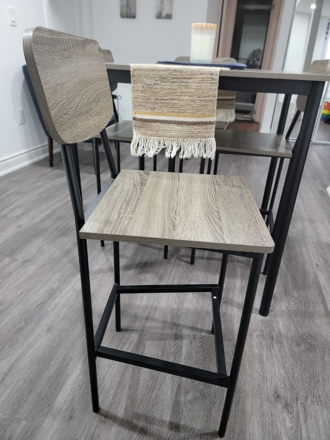 Square dining table with four chairs - photo 4