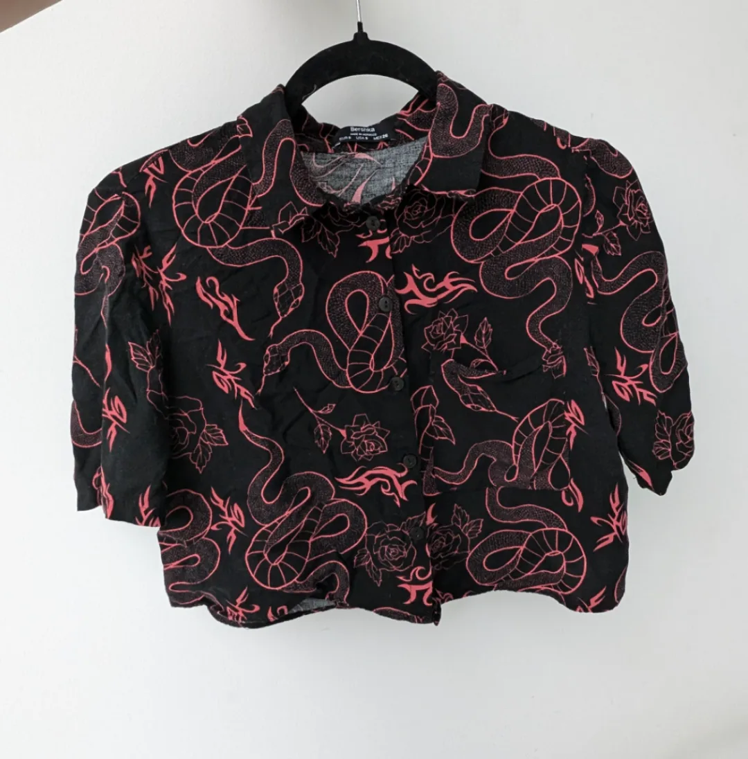 Bershka Cropped Pattern Button-Up thumbnail