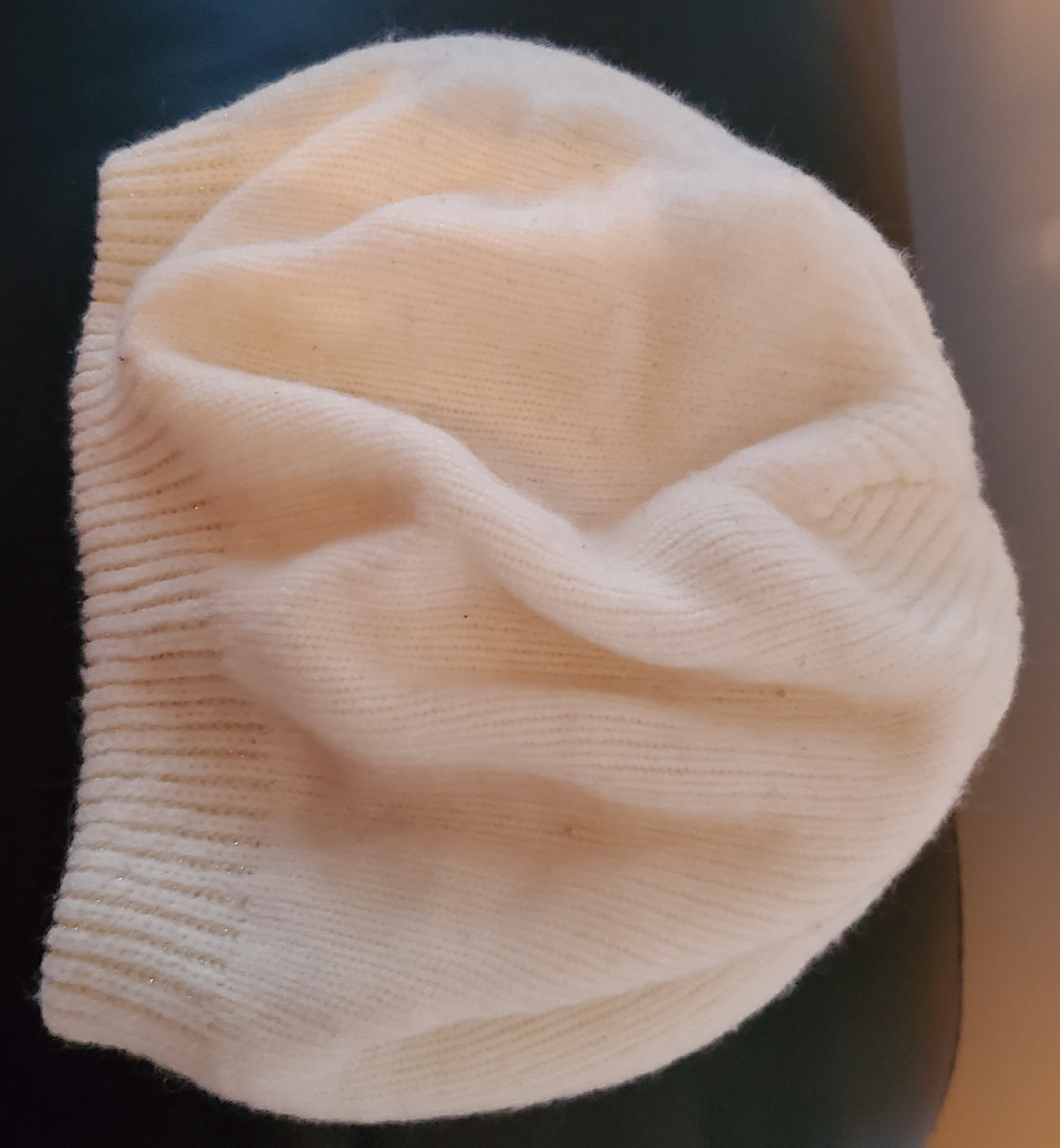Cream-coloured Knit Beanie