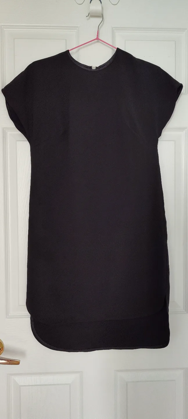 Black dress thumbnail