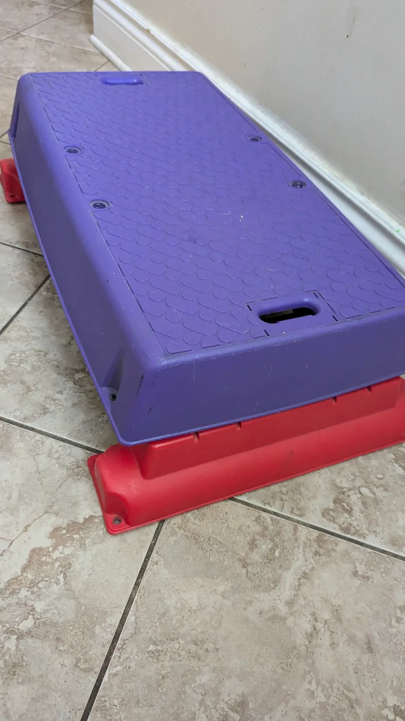 Purple and Red Aerobic Step Platform image indicator(2)