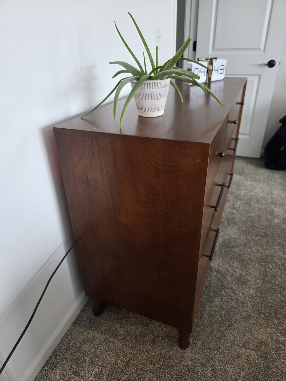 Mid-Century Modern Dresser - photo 5