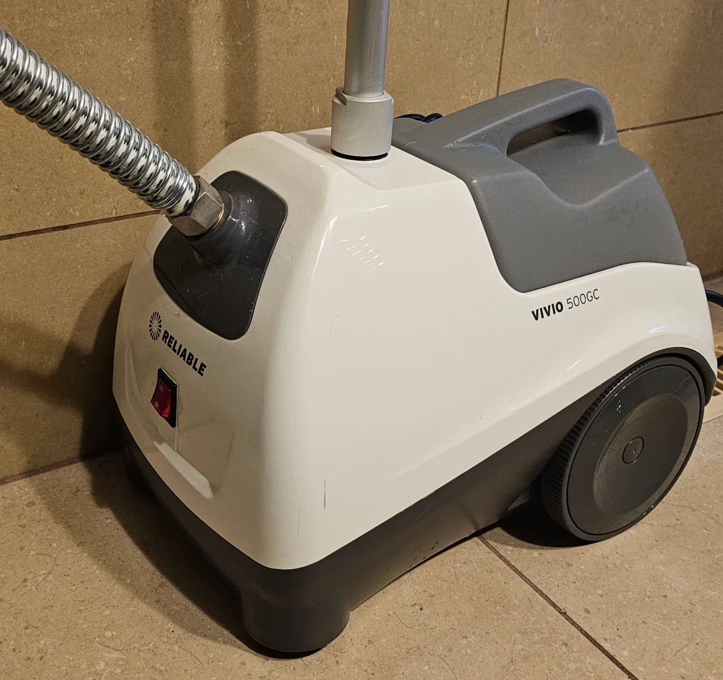 Reliable Vivio 500GC Garment Steamer image indicator(4)