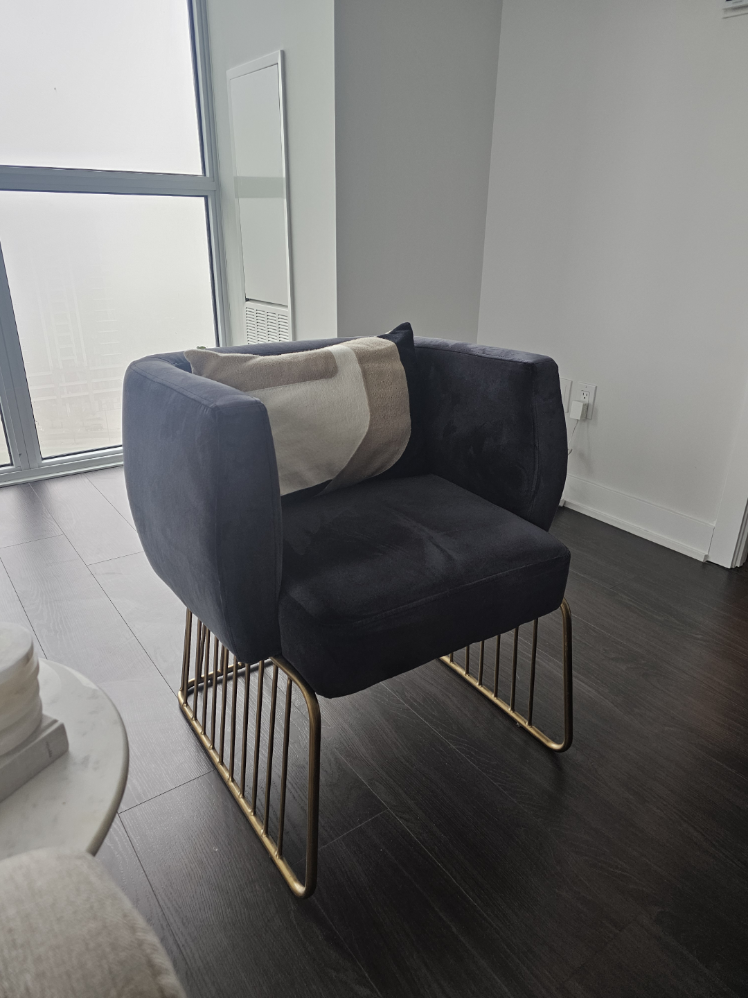 Velvet Accent Chair with Gold Legs - Mobilia
