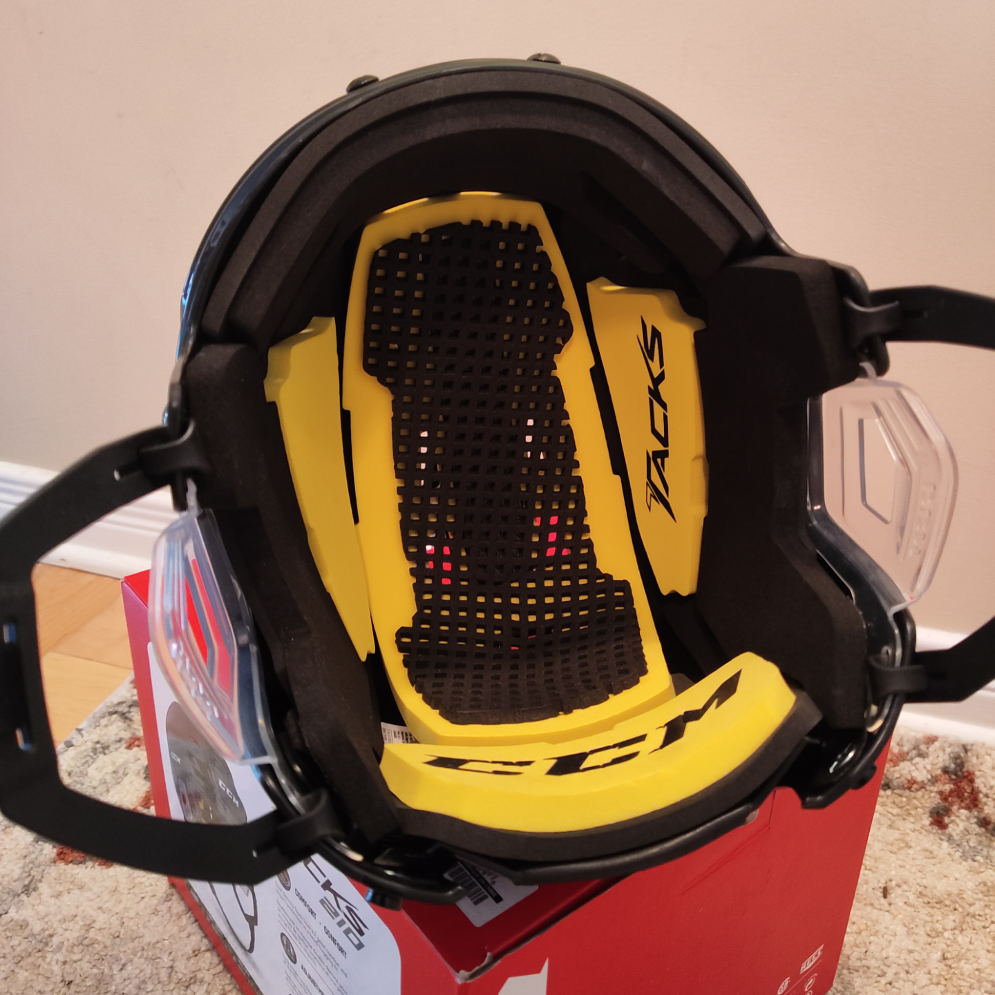 CCM Tacks 210 Hockey Helmet - Size Small (S) 🏒 - photo 3