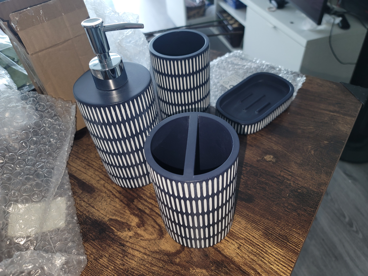 Modern Bathroom Accessory Set - 4-Piece - photo 3