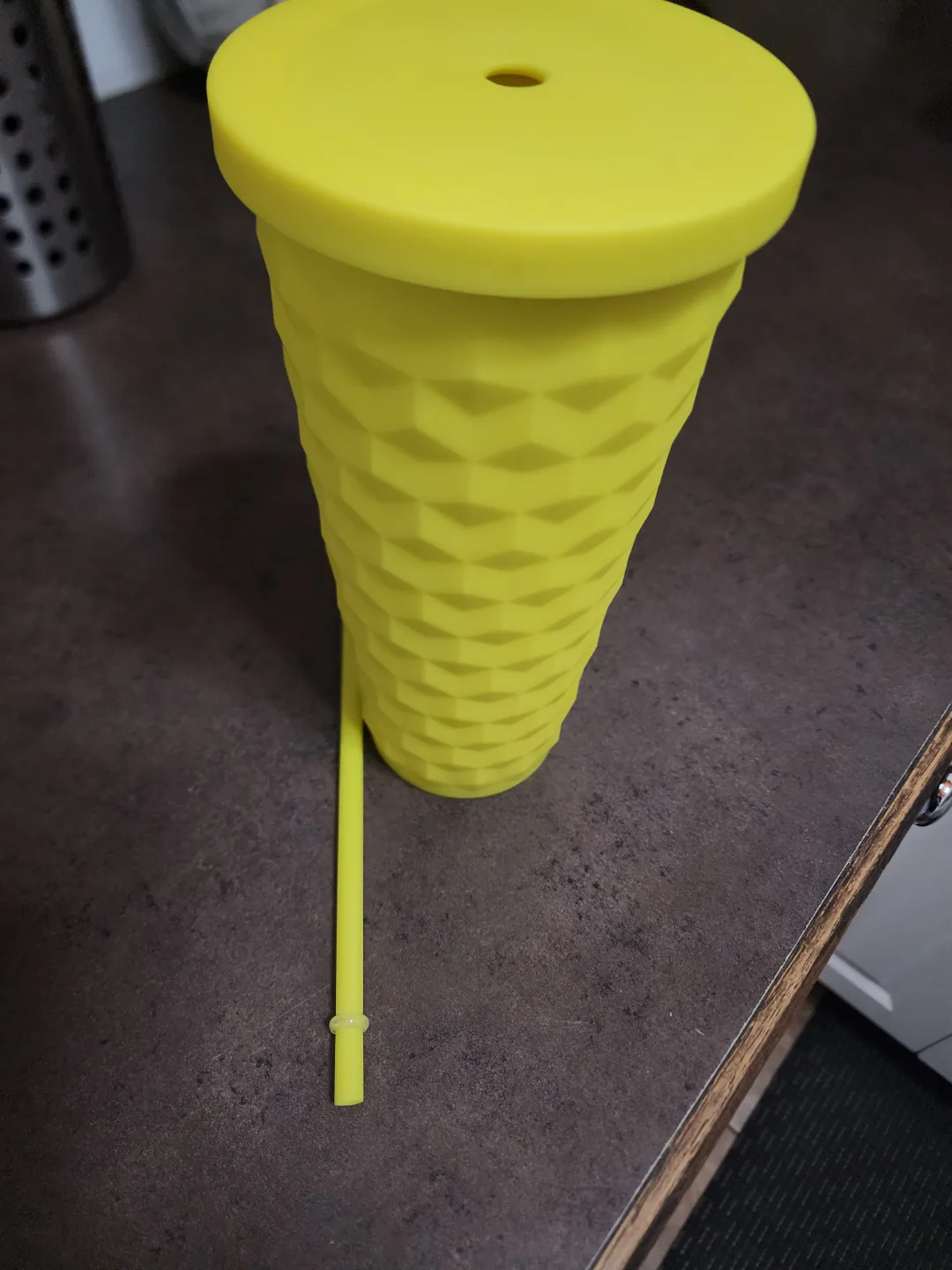 Yellow Cold Cup with Straw and Lid image indicator(2)