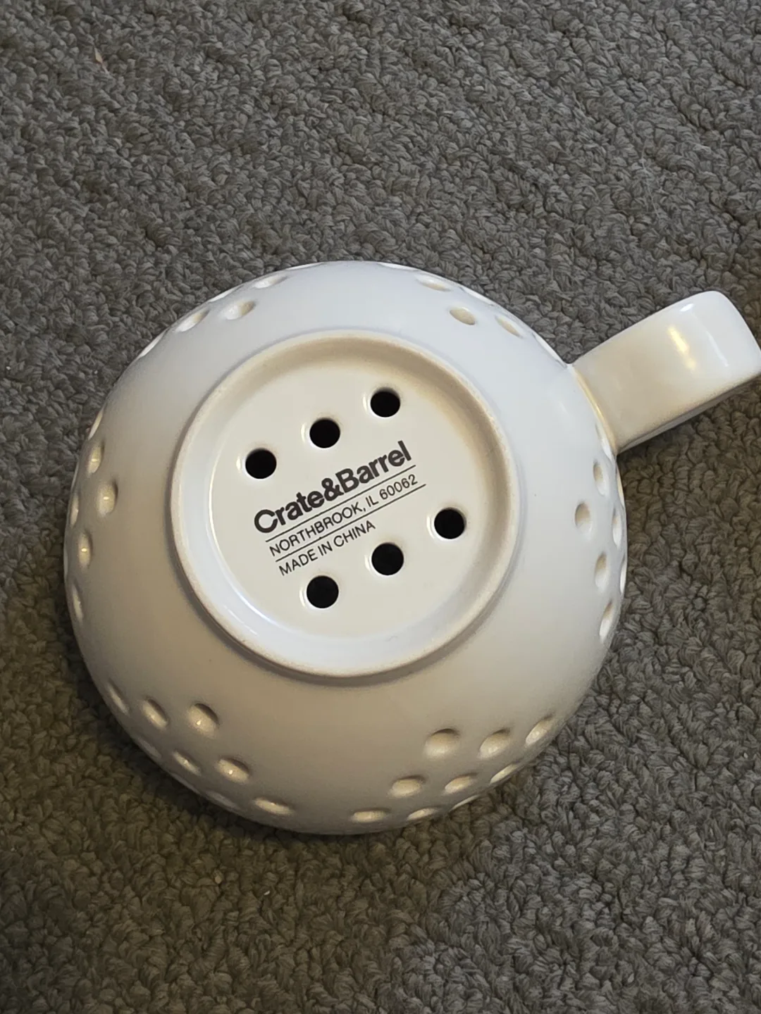 Crate&Barrel White Ceramic Colander Berry Cups image indicator(4)