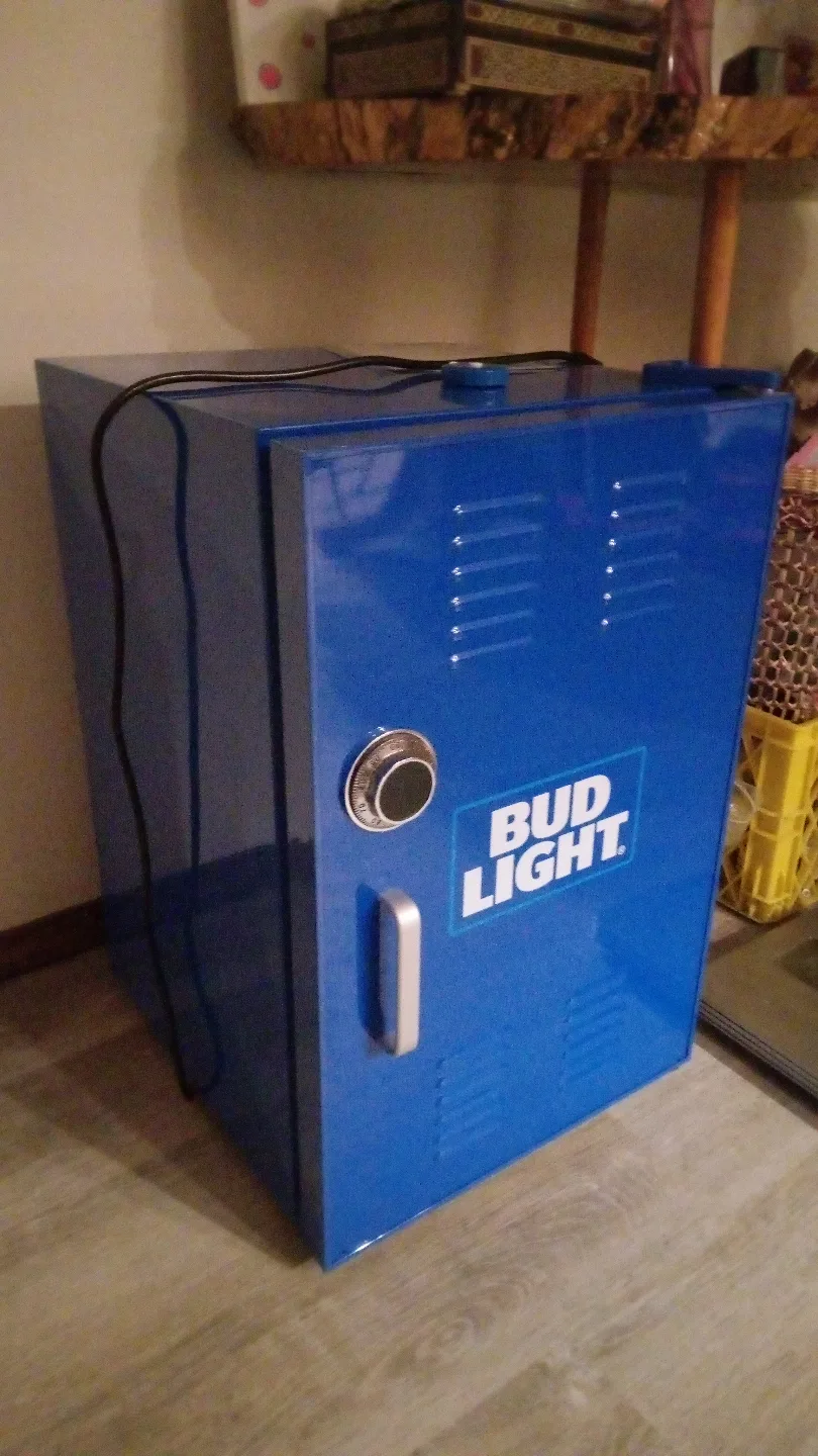 Bud Light Mini Fridge image indicator(2)