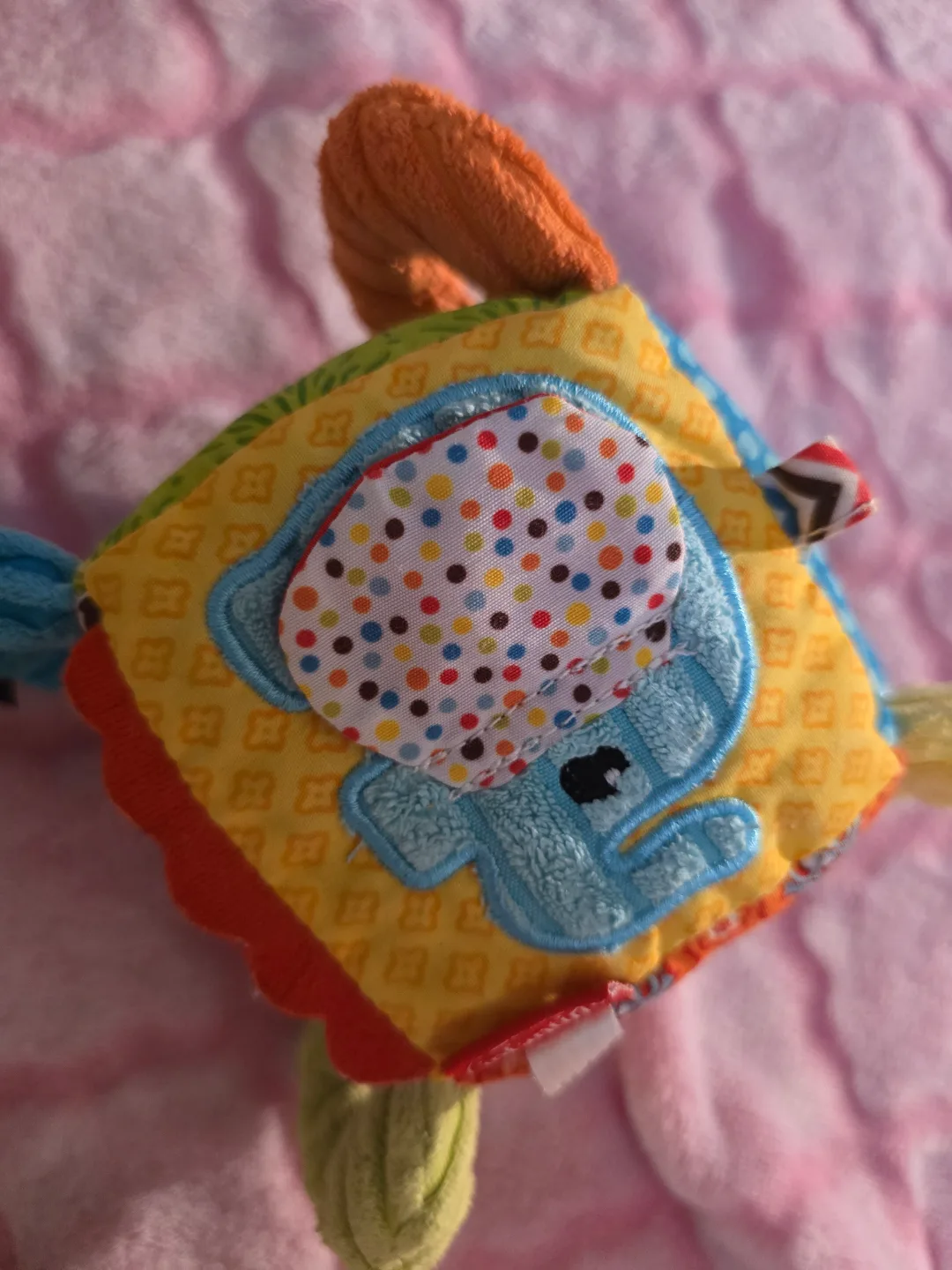 Melissa & Doug K's Kids Soft Book & Activity Cube image indicator(5)