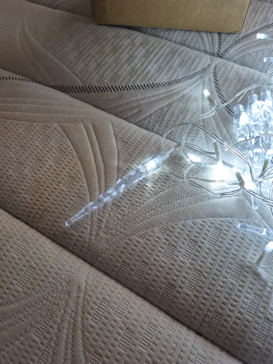 LED icicle string lights image indicator(3)