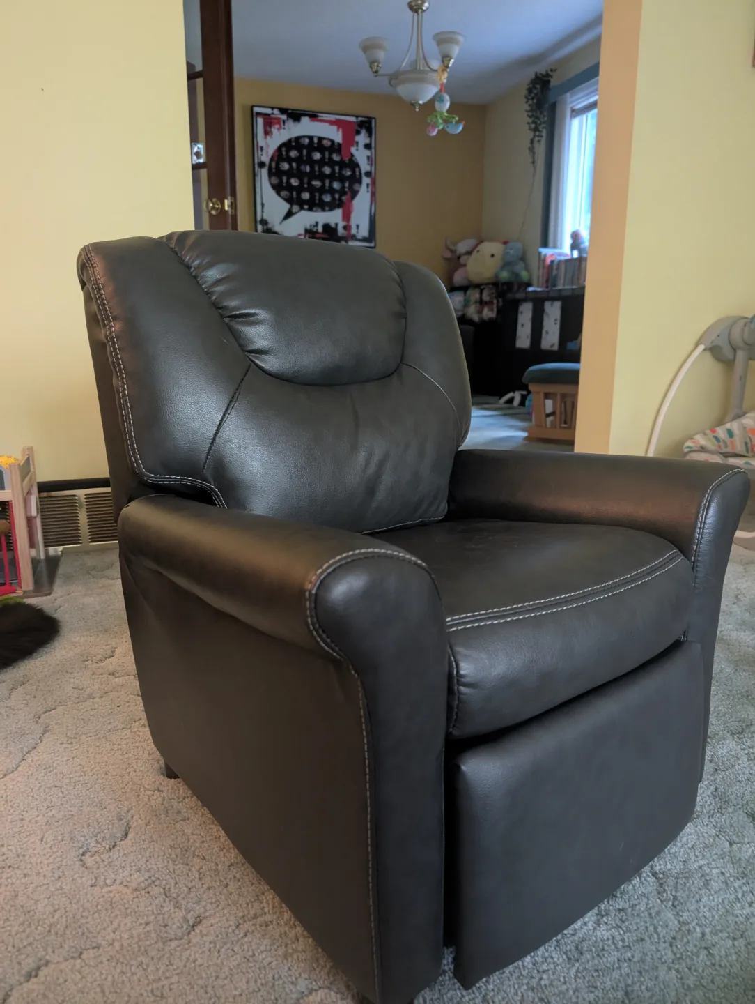 Kids Recliner Chair in mint condition thumbnail