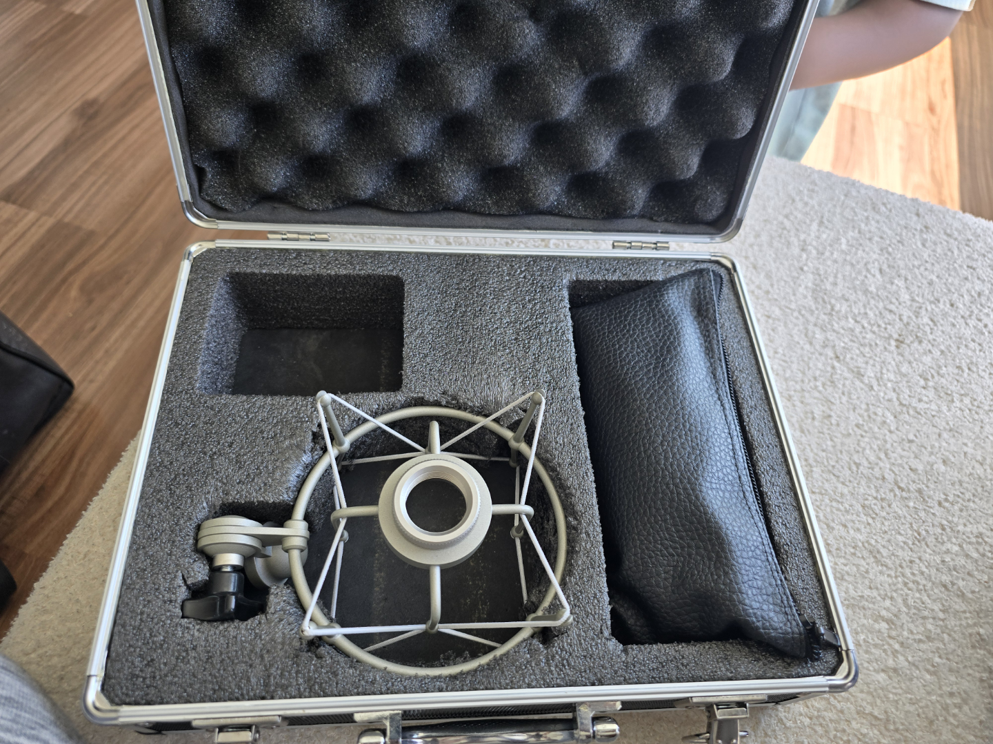 Neumann U87 Ai Microphone with Case and Shockmount - photo 2