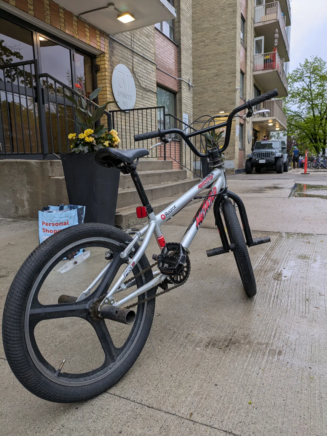 Razor Agitator Kids BMX Bike image indicator(2)