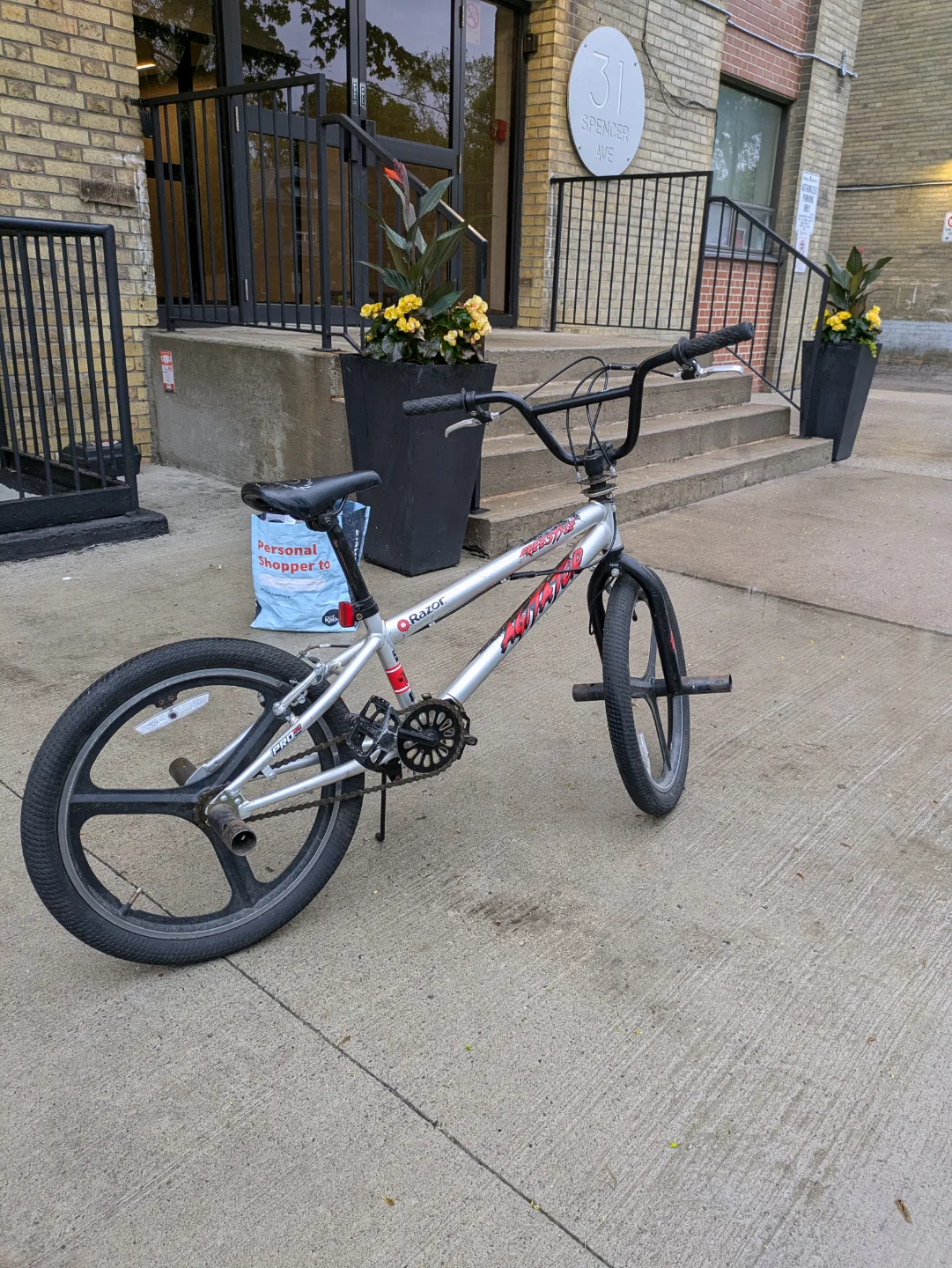 Razor Agitator Kids BMX Bike image indicator(4)